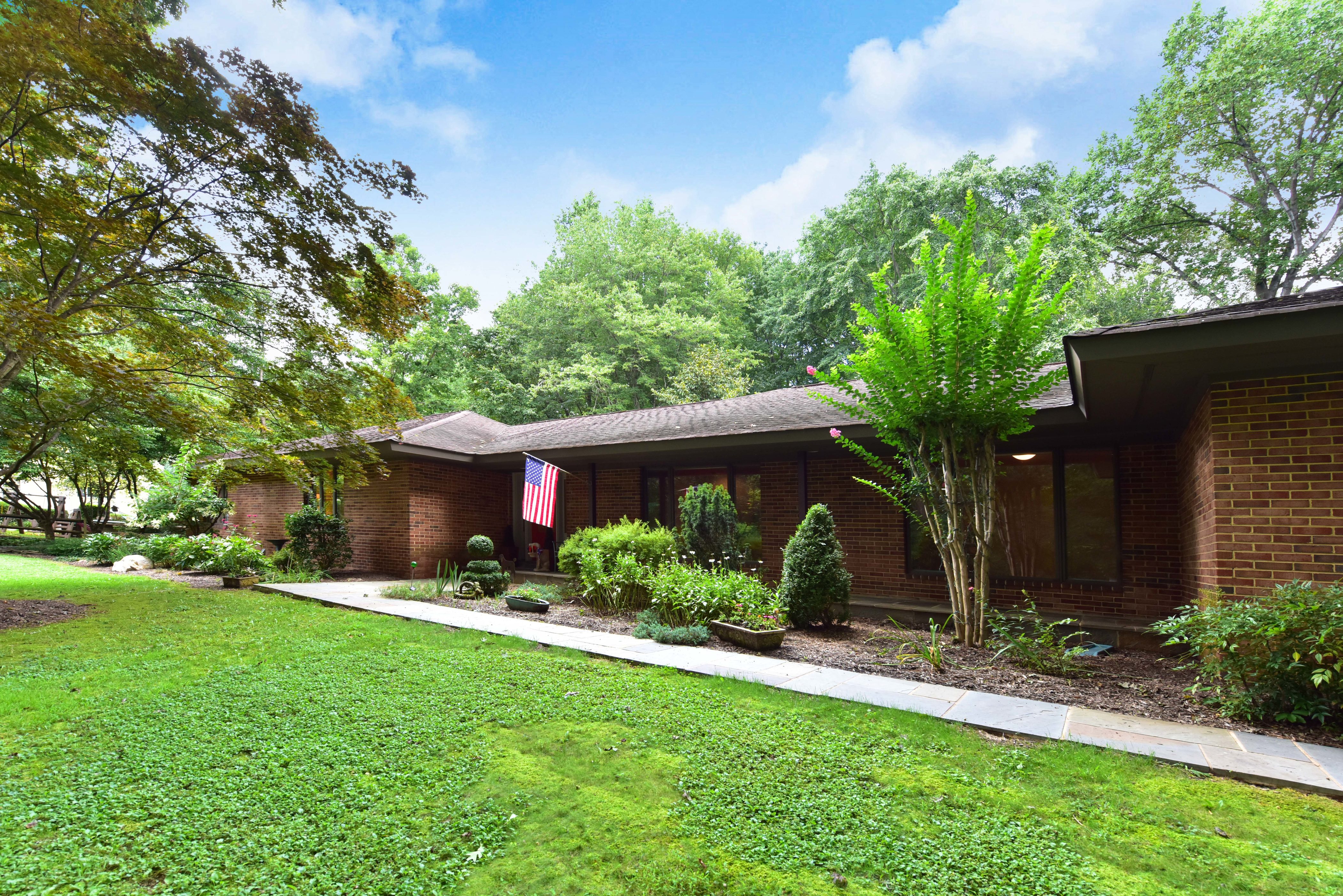 3688 Russell Rd Woodbridge VA